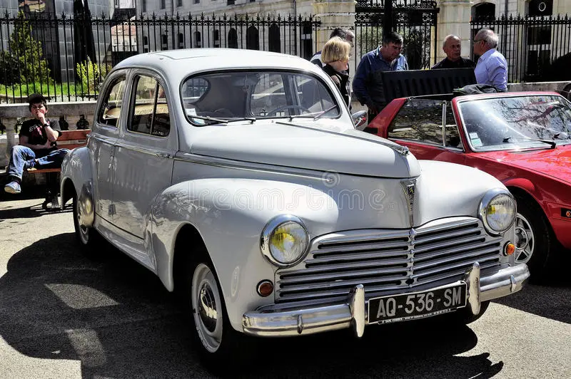 Peugeot 203 lancée en 1948
