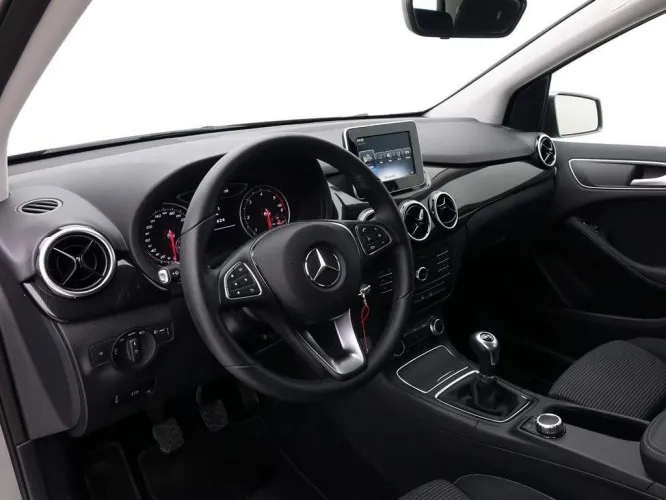 Mercedes-Benz B-Klasse B180d Edition + GPS + Camera Image 8