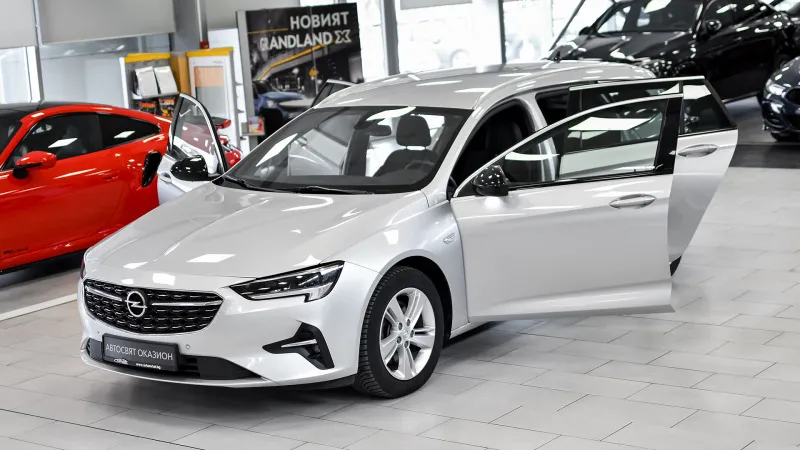 Opel Insignia Sports Tourer 2.0d Elegance Automatic Image 1