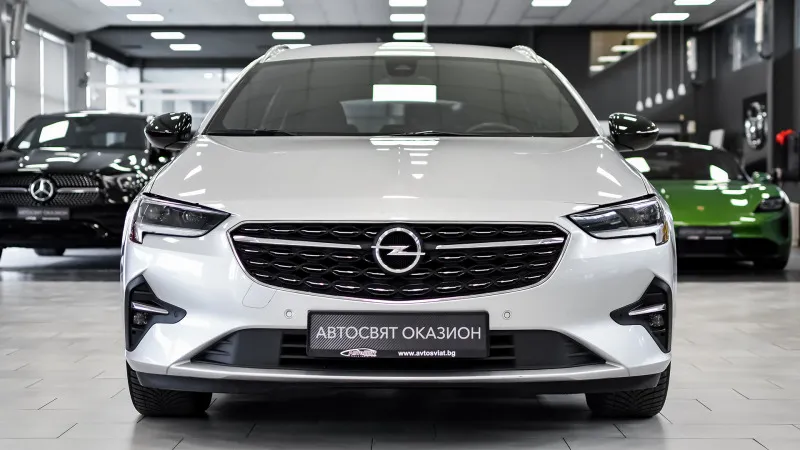 Opel Insignia Sports Tourer 2.0d Elegance Automatic Image 2
