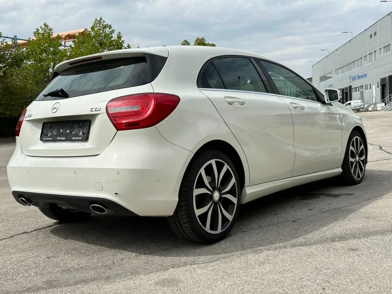 Mercedes-Benz A 180 AMG PACK Image 4