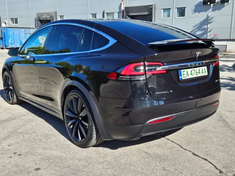 Tesla Model X 100D Carbon/Black Edition Image 3