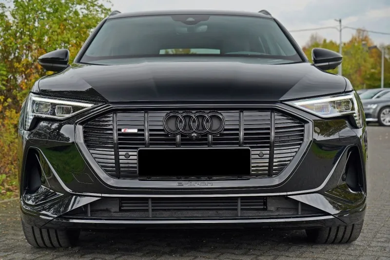 Audi E-Tron 55 Quattro S-line =Black Edition= Carbon Гаранция Image 2