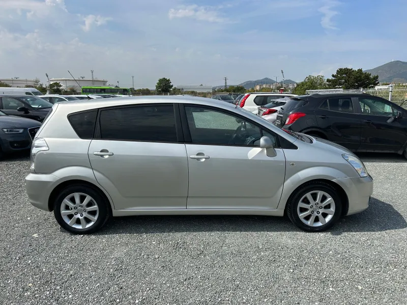 Toyota Corolla verso (KATO НОВА) Image 4