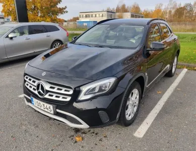 Mercedes-Benz GLA 200 200 d 4Matic A Premium Business