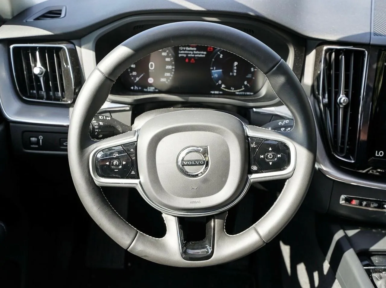 VOLVO XC60 D4 Geartronic Business Image 3