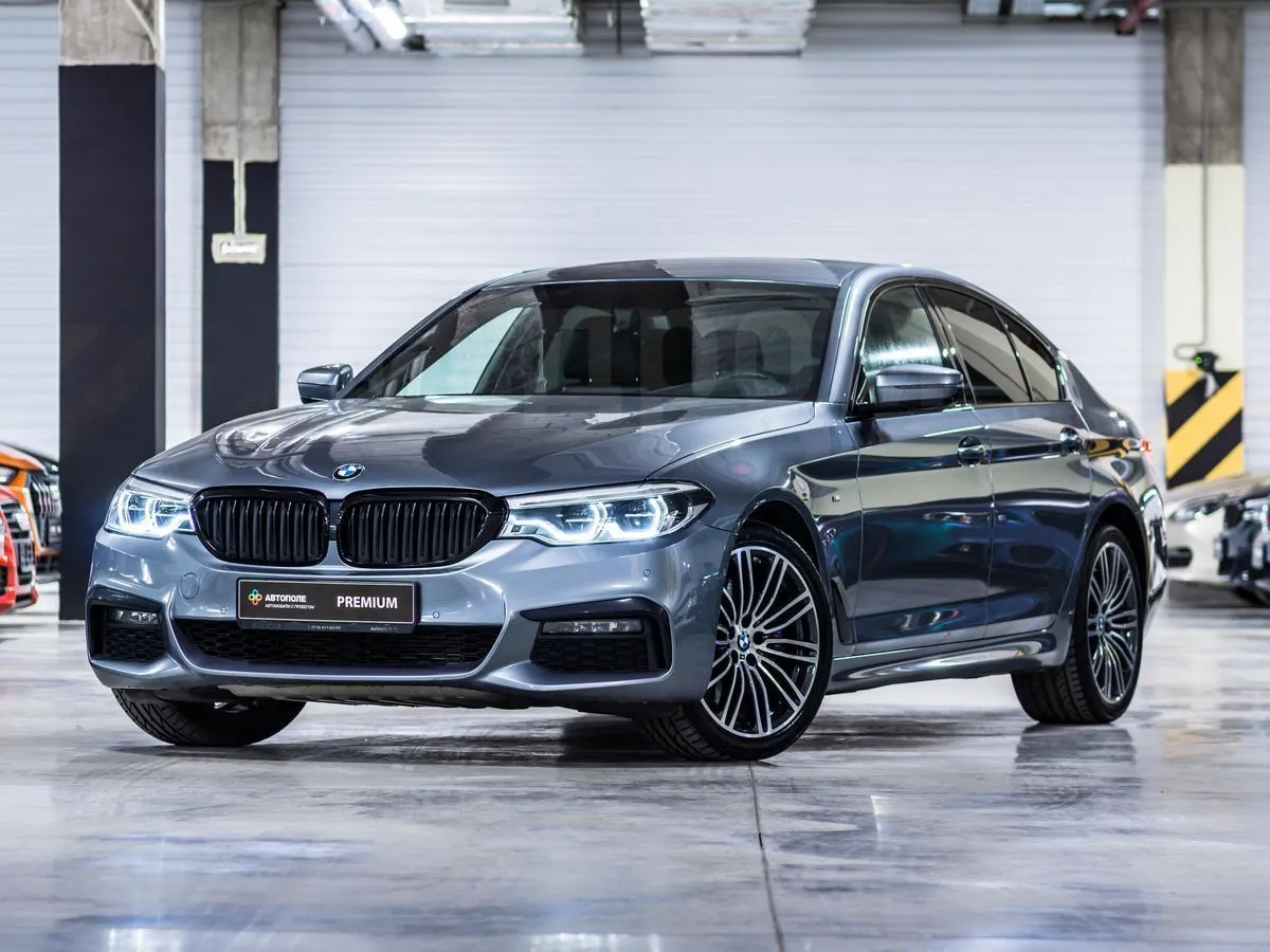 BMW 5-Series  Image 1