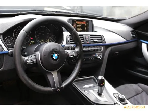BMW 3 Serisi 330i xDrive Image 10