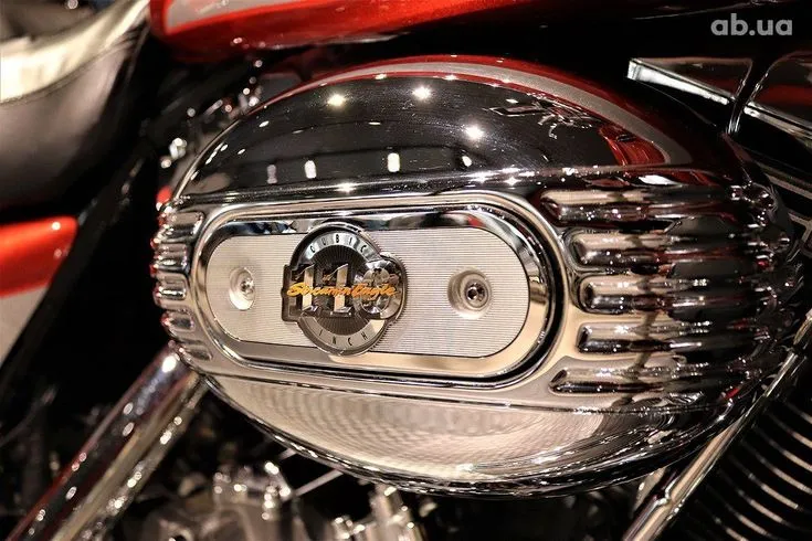 Harley-Davidson FLHTCU  Image 8